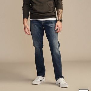 Lucky Brand Men’s 223 straight Jeans